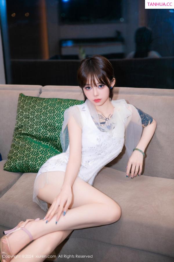 周妍希 奶瓶土肥圆 [XiuRen]高清写真图 2024.06.13 No.8696 奶瓶. 美腿性感第9张图片